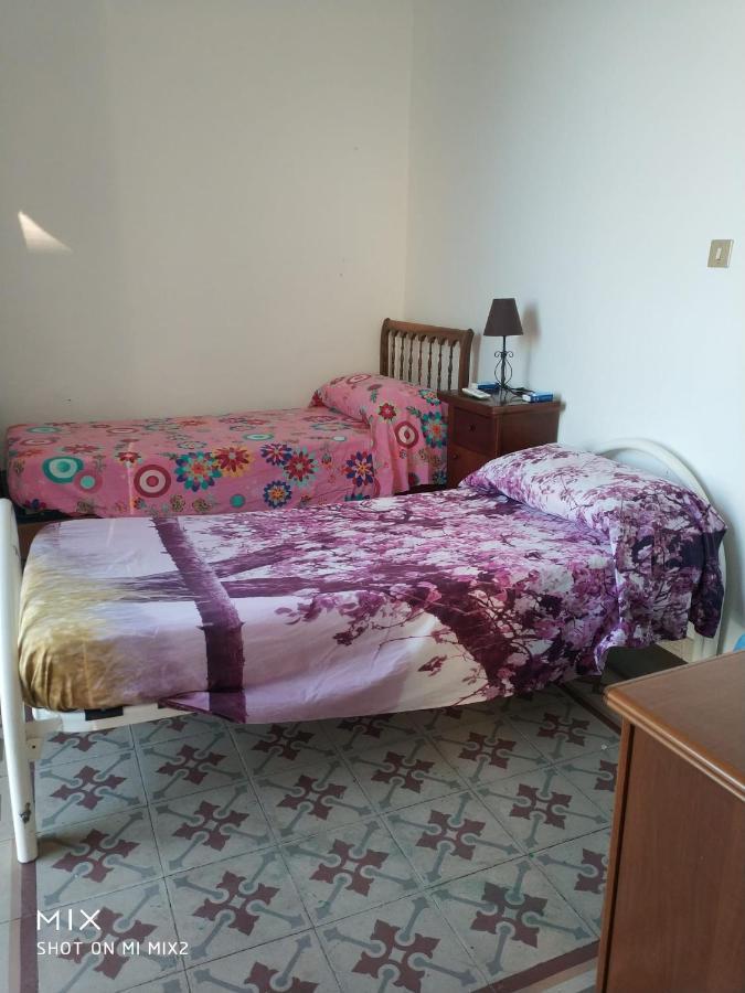 טאראנטו Camere Simili A Ostello Solo Per Uomini - Hostel-Like Rooms Only For Man מראה חיצוני תמונה